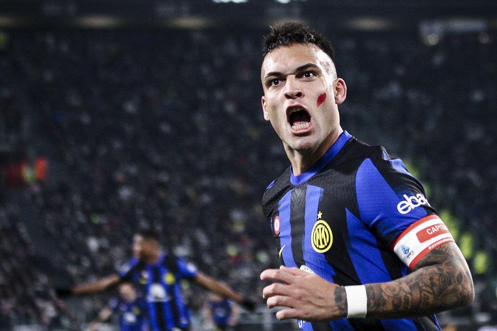 包含拉齐奥训练开放日，国际比赛日队长鼓劲引欢呼，欧冠在即，资深球员宣示担当的词条